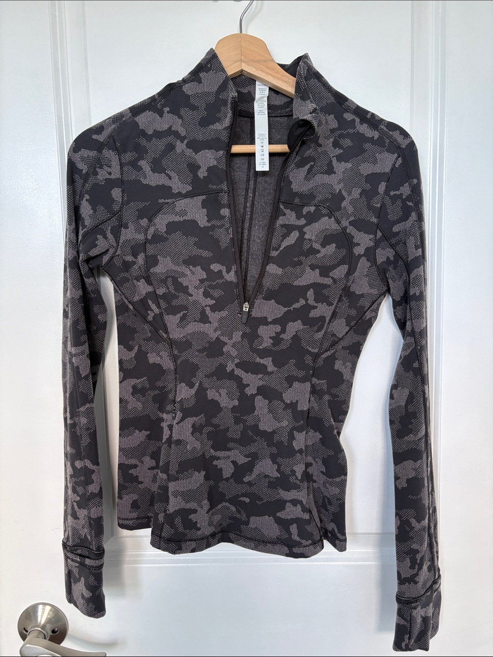 Lululemon Run Briskly Half-Zip size 4
